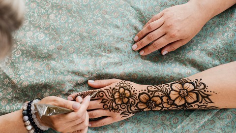 Henna Artistry Unveiled: Mastering the Henna Mehndi Designs