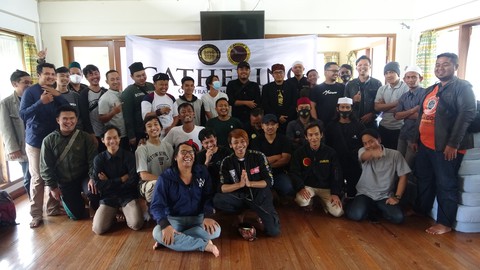 PARANORMAL SUKSES