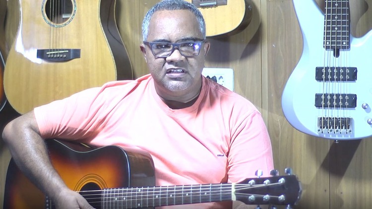 Curso de Violão popular Gospel volume 1