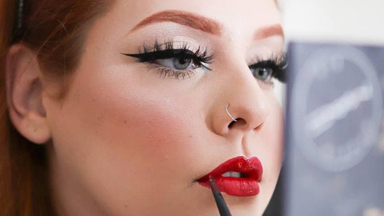 Curso de Automaquiagem - Por Leticia Sartori Makeup