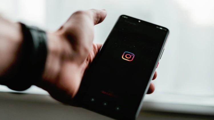 Instagram Caption Writing Hacks