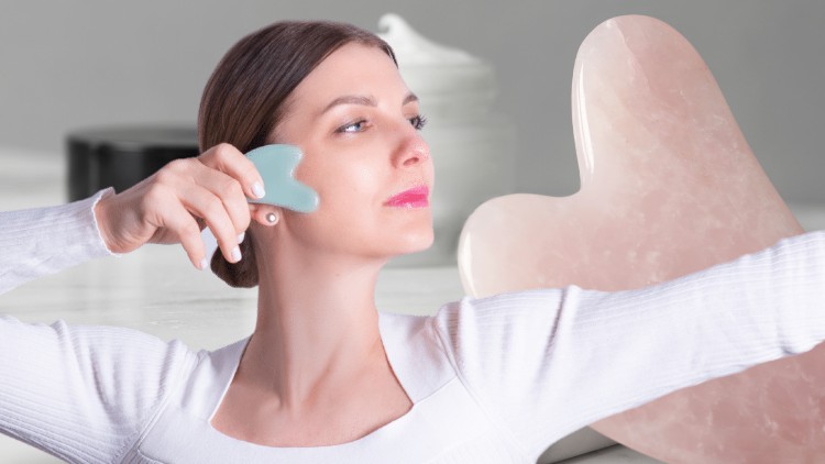 Rejuvenecimiento y masaje facial con Gua Sha