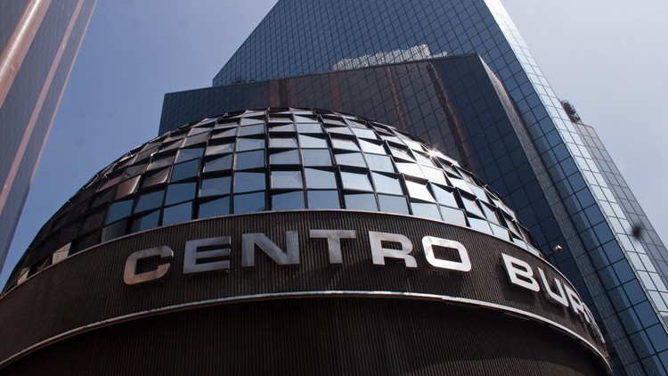 Invierte en la Bolsa Mexicana y de USA