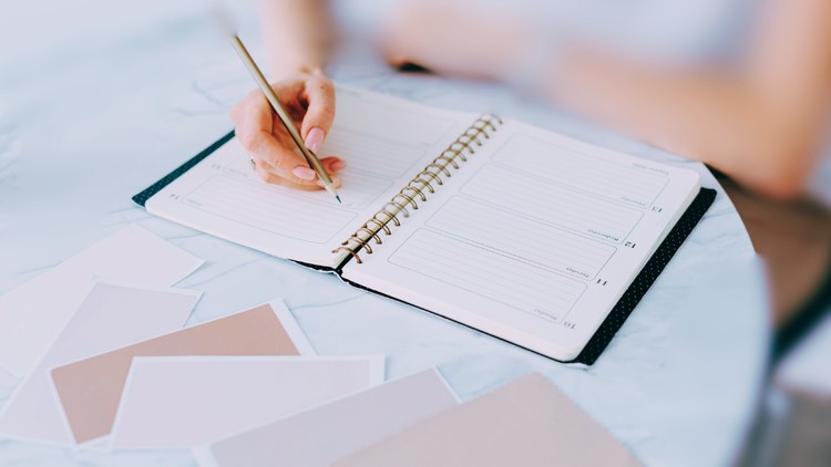 Learning how to use Canva for planner-makers